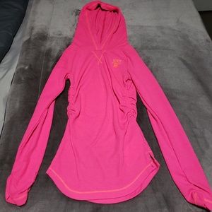 Nike Long Sleeved Pullover Shirt w/ Hood